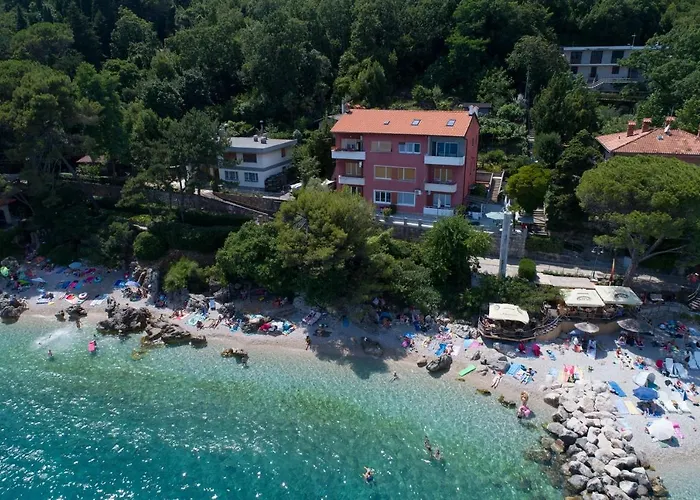 Haustierfreundliches Beachfront Apartment Karla Mošćenička Draga