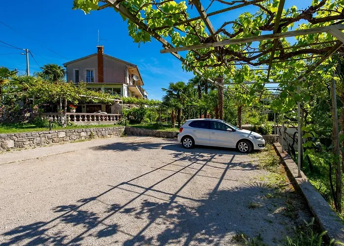 Apartments & Rooms Ribaric Laurana