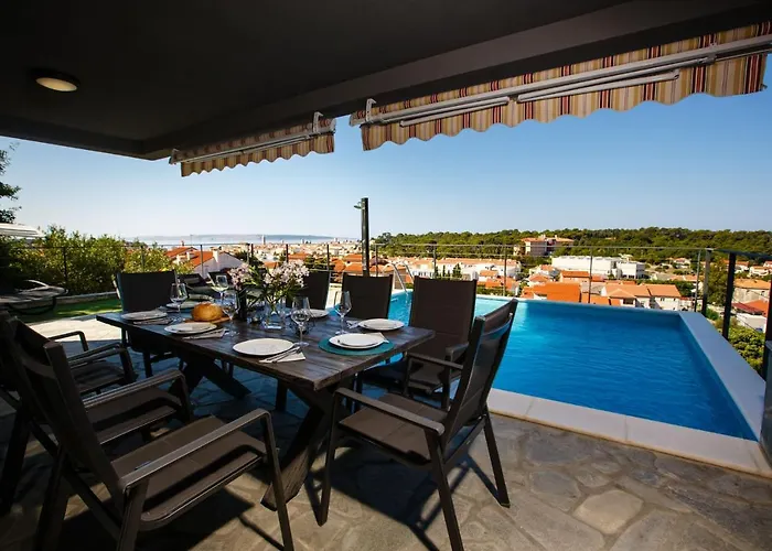 Villa Venka Rab Town
