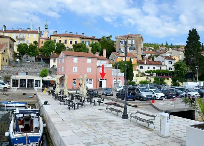 Pet friendly Studio Apartment Surf By The Sea Opatija