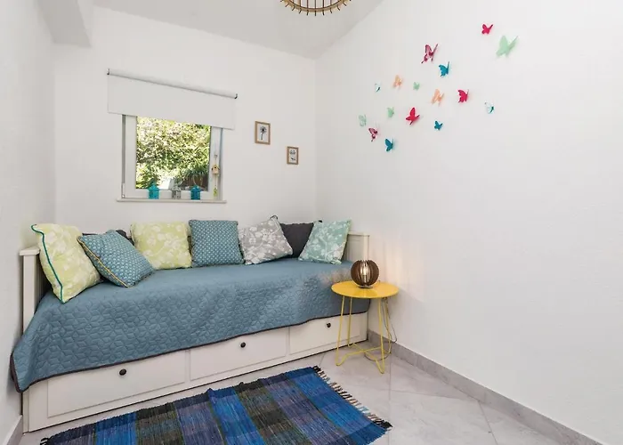 Privé Amazing home in Opatija with 2 Bedrooms&WiFi
