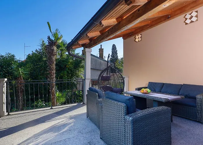 Privé Holiday Home "Opatija"