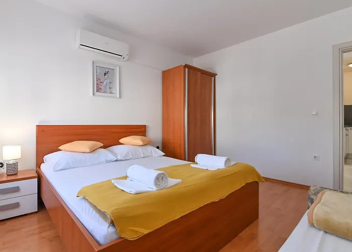 Rooms & Apartments Jadranka Baška