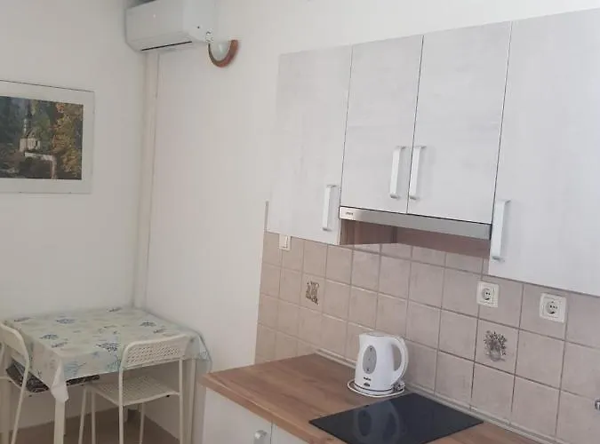 Apartments By The Sea Lopar