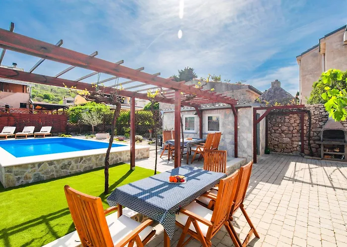 Boutique Home Away From Home With A Heated Pool Punat