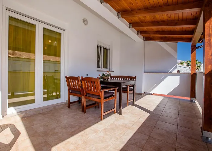 Apartments & Room Spanjol Palit