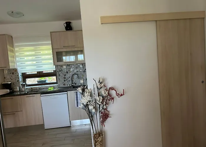 Apartments Tartuga Rab Town