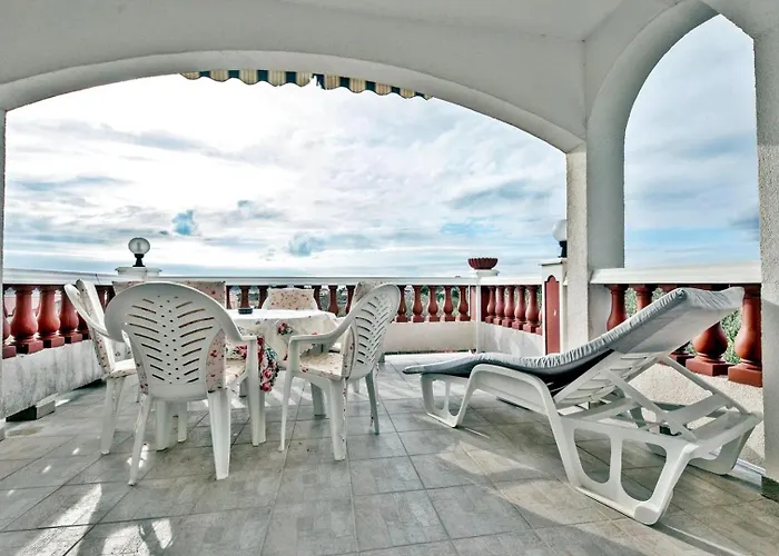 Apartments Zentil Banjol