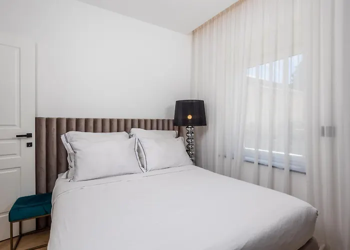 Rocky Beach Rooms Novi Vinodolski