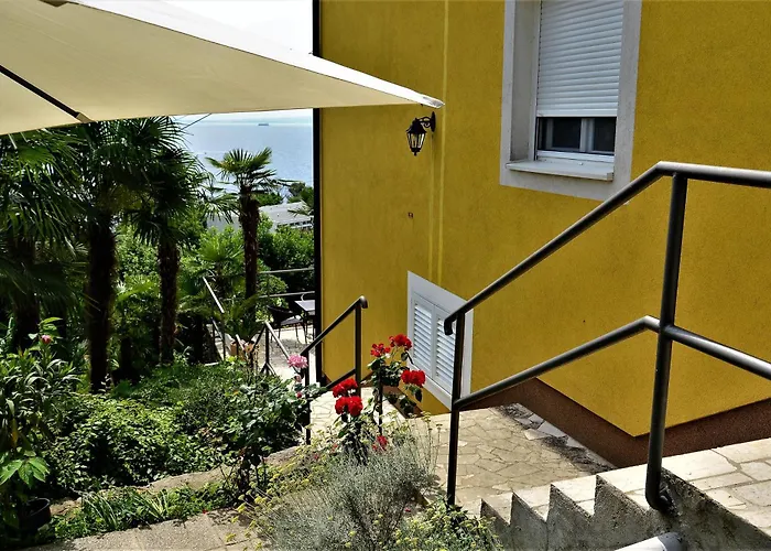 Apartments And Rooms Vila Irma Opatija