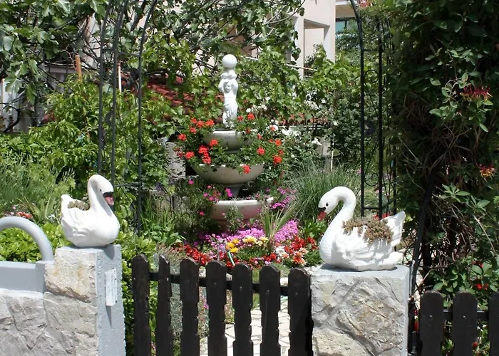 Apartments And Rooms With Parking Space Punat, Krk - 5363