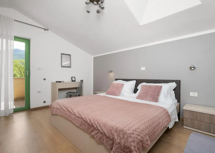 Villa Mare & Monti Istra Opatija con Piscina