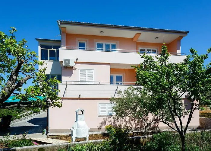 Apartment Nevenka Krk Town