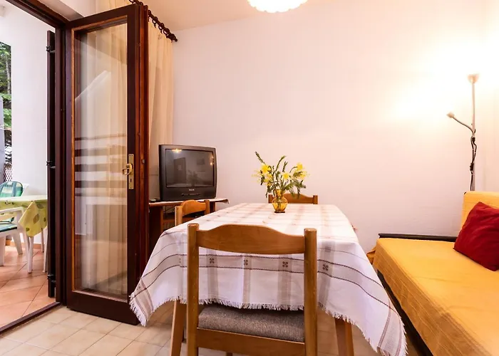 Rooms & Studio Apartment Mira Baška