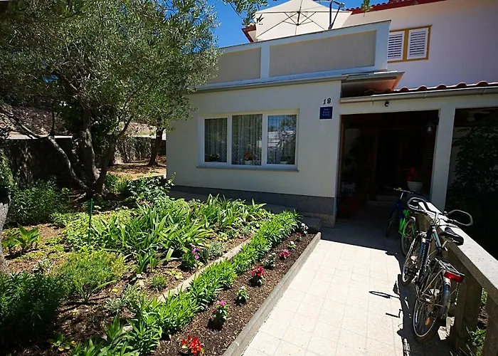 Balen Guest House Rab Town