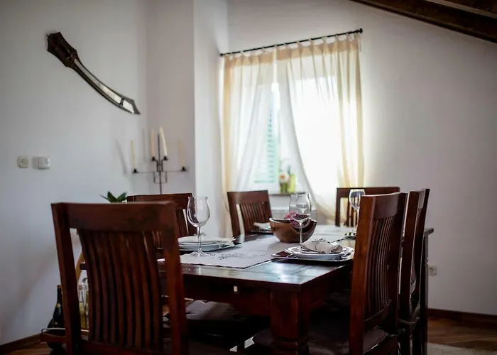 Pet friendly Apartmani Godinic Palit